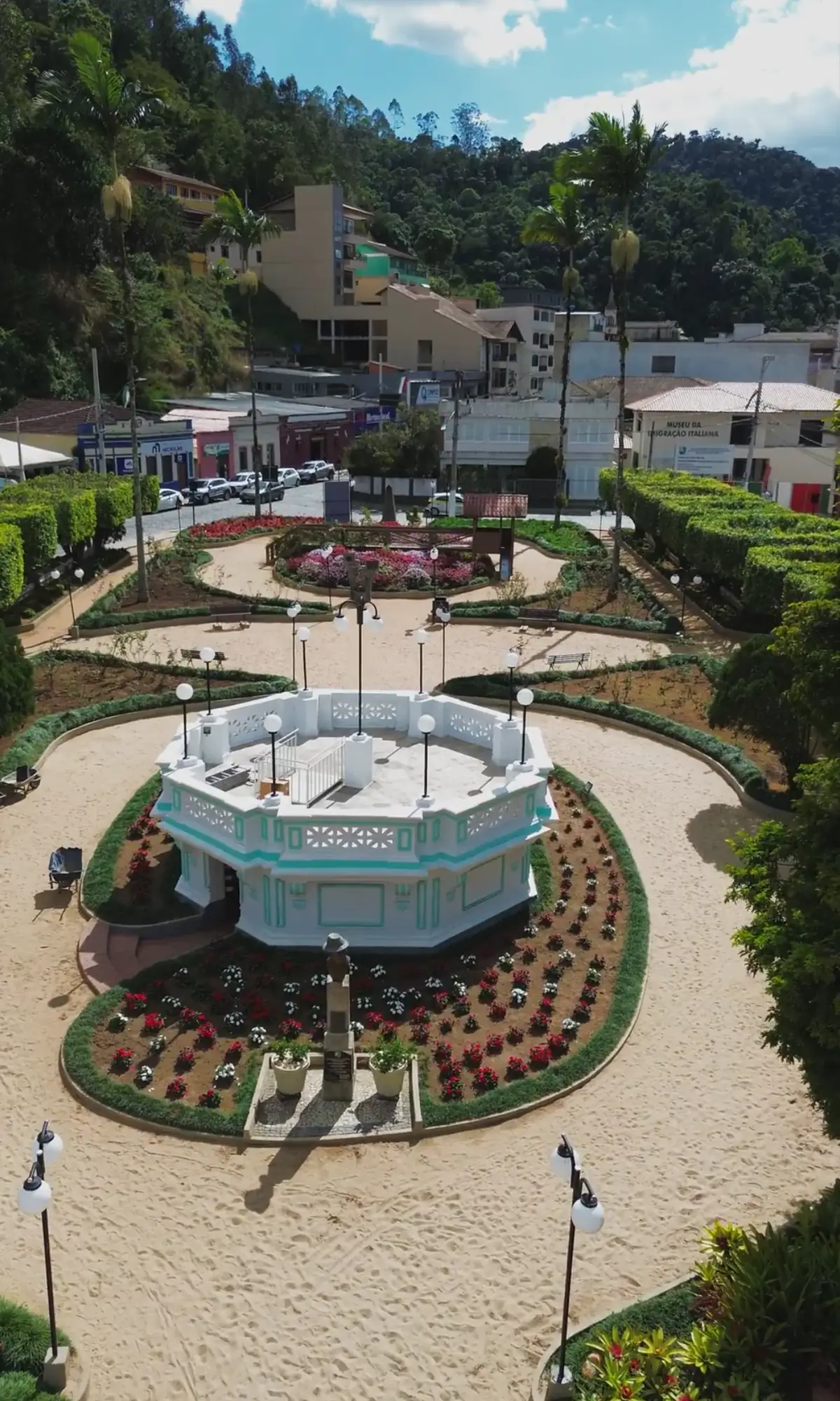 Coreto e jardim da praça de Santa Teresa – ES