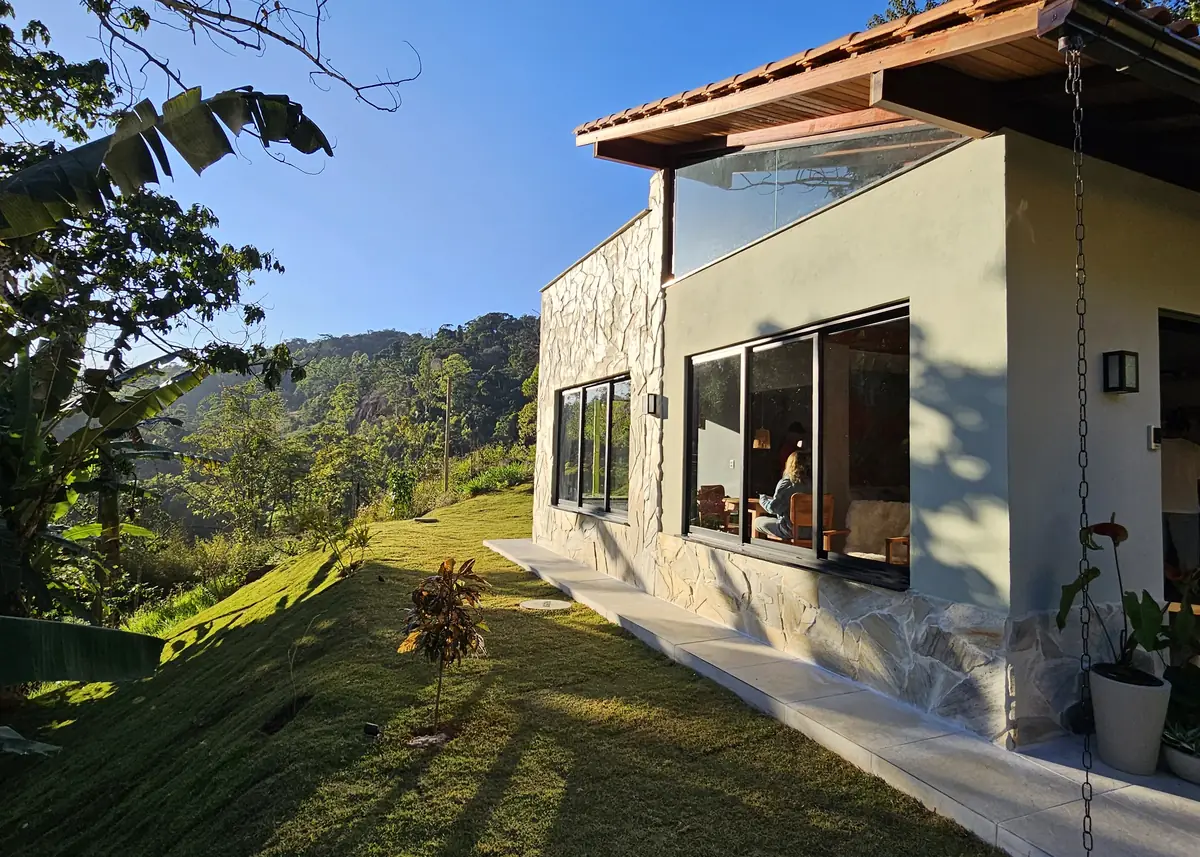 Cabana Ipê na Vila Pinheiro, Santa Teresa – ES