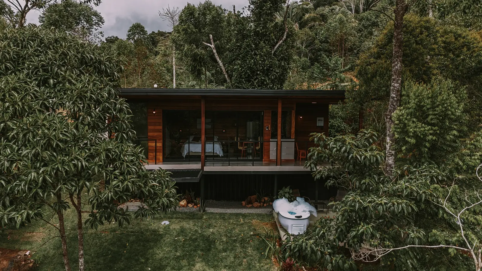 Cabana Floresta em meio à Mata Atlântica
